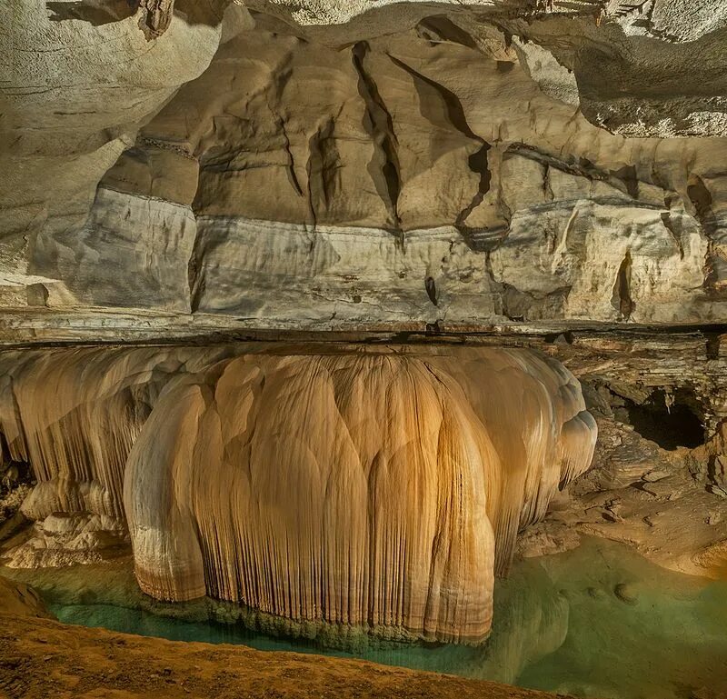 Озарк пещера. Mother natures cave