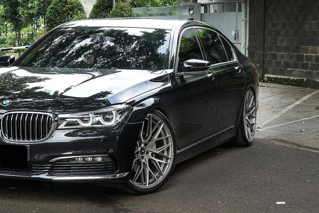 Bmw 7 тюнинг. BMW 7 g11/g12. G11 r22 BMW 7. BMW 7 g12 2018. BMW 7 g12 Tuning.