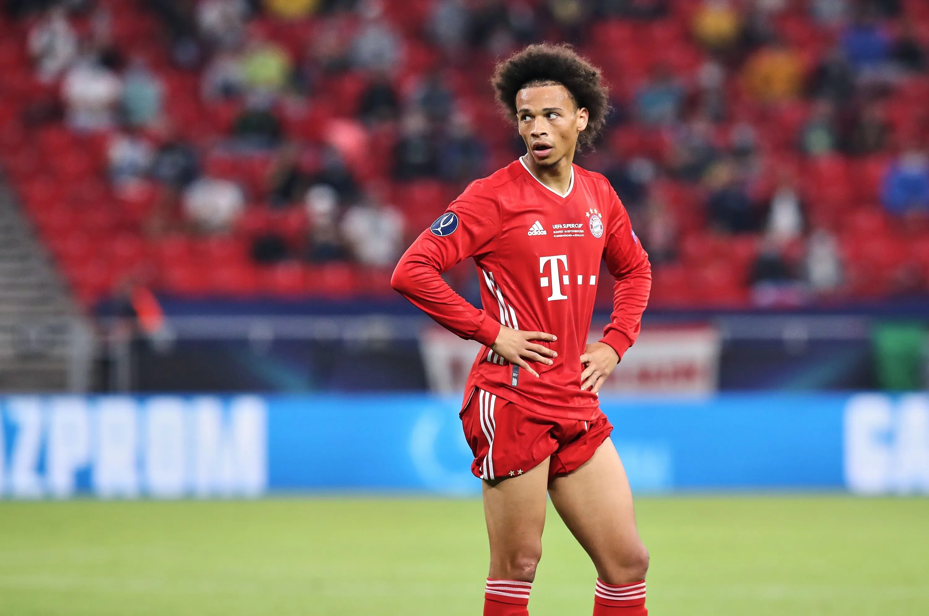 Leroy Sane Bayern. Сане 2021. Лерой Сане с девушкой. Лерой Сане лицо 2019.