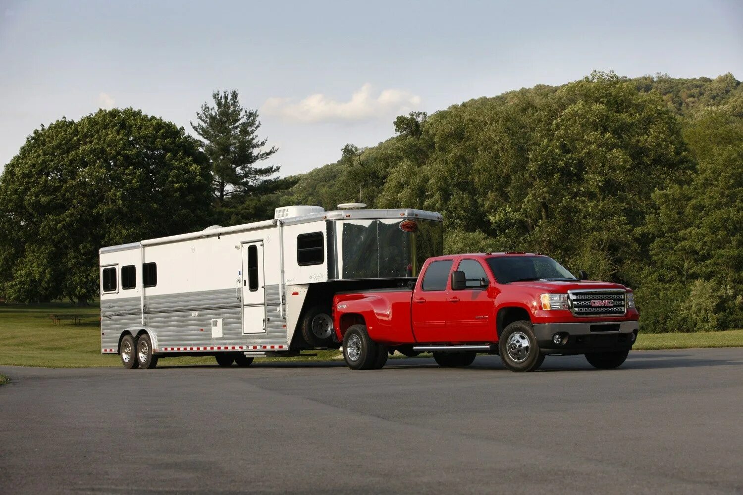 Пикап с прицепом. GMC 3500 фургон. GMC Sierra 3500 автодом.