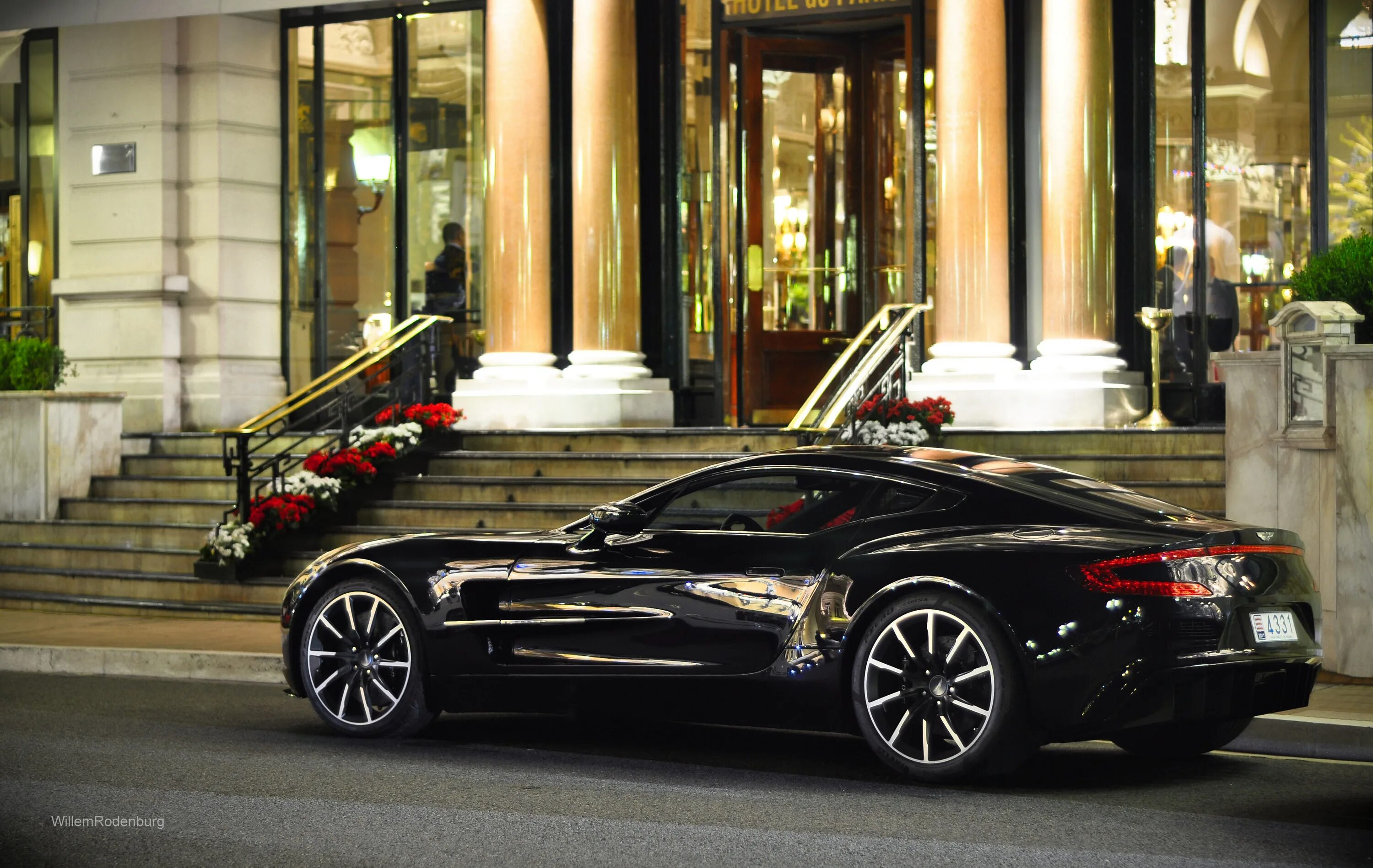 Мерседес роскошь. W222 mercedes и особняк. Мерседес майбах люкс. Mercedes benz w222 maybach. Роскошные автомобили.