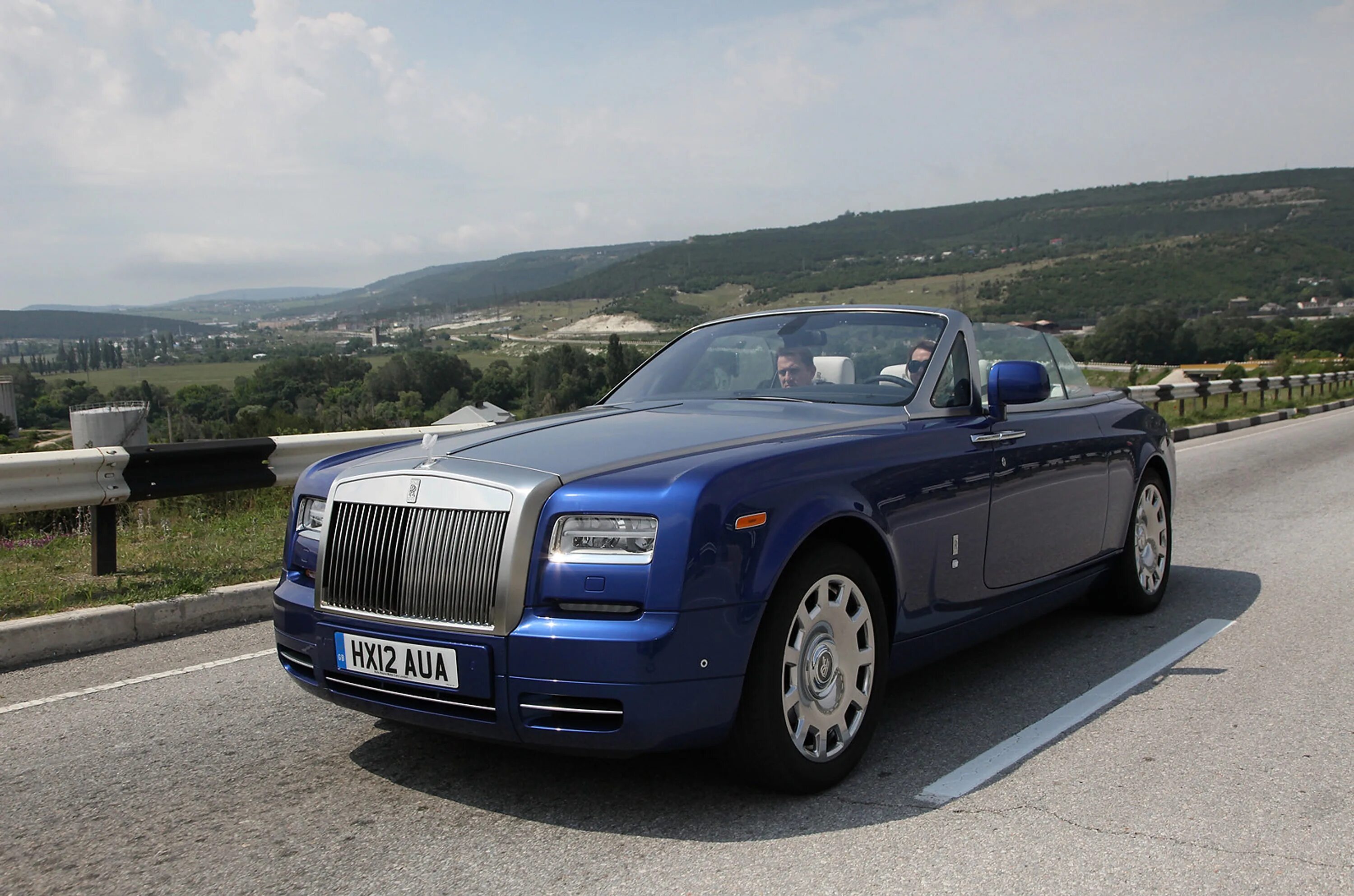 Машина похожая на ройс ройс. Роллс Ройс Фантом 2013. Rolls Royce Phantom Series 2. Роллс Ройс Фантом 2005. Rolls Royce Phantom Series 2 2023.