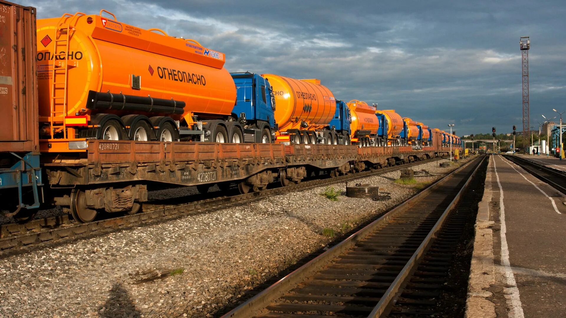 Грузовая станция. Вагон цистерна серная кислота. Станция рязань 2. Жд станция рязань 1. Рн жд.