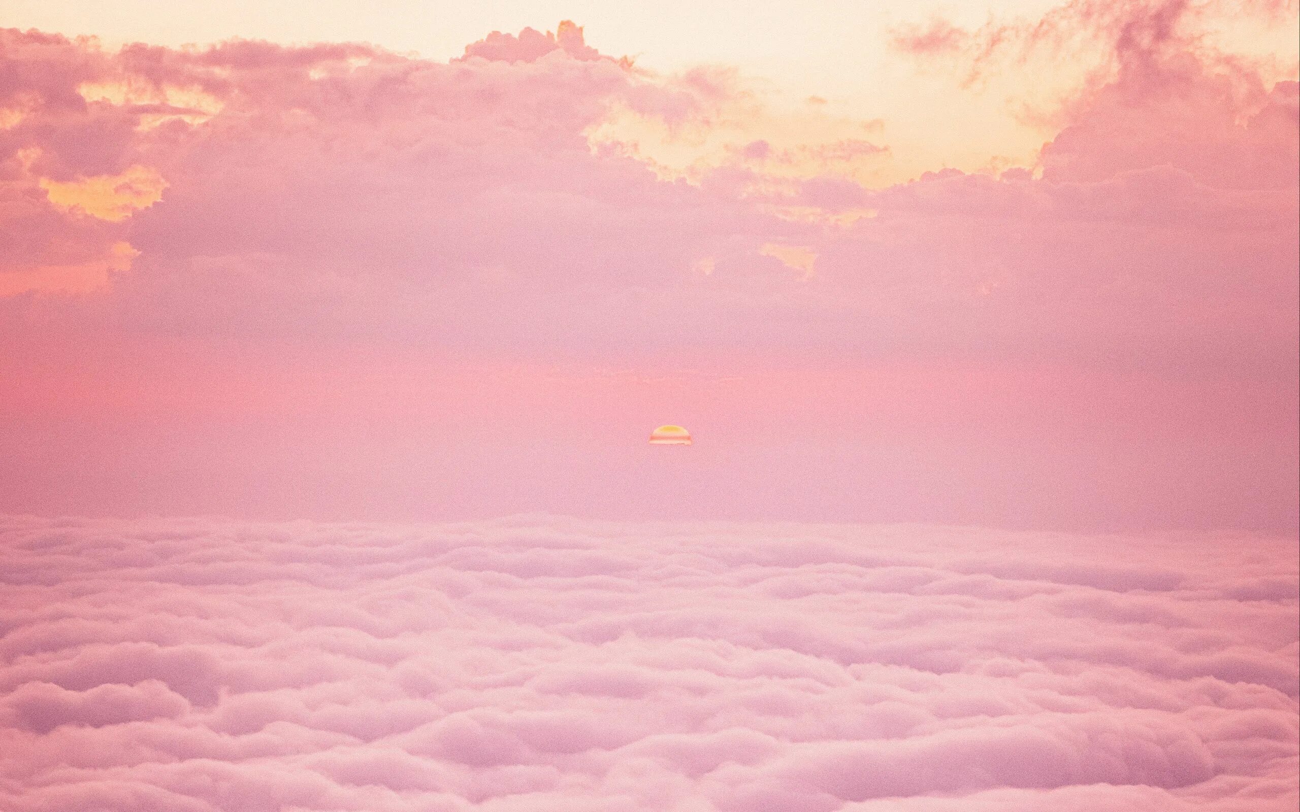 обои розовое небо. розовое небо с облаками. розовое небо. красивое розовое небо. розовое небо с облаками.