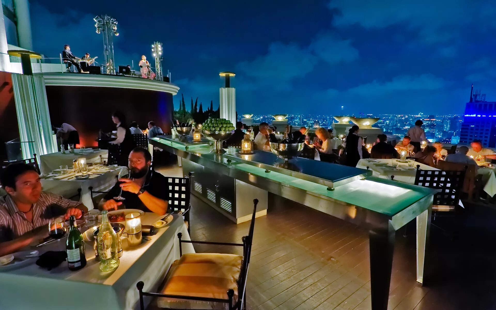 Плещут огнем ресторан и бары а время. Сирокко ресторан бангкок. бангкок sirocco restaurant. scirocco ресторан. рестораны тель авива на крыше.