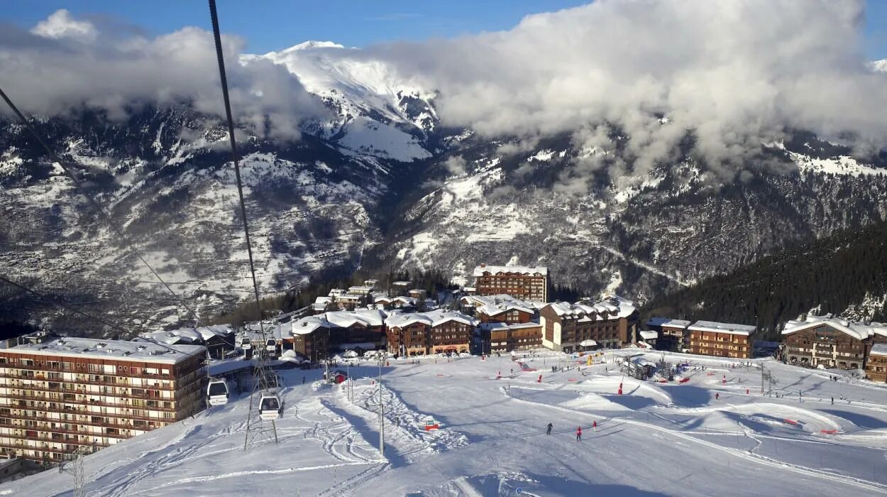 Горный курорт куршевель. Куршевель 1850. Альпы куршевель. Courchevel (куршевель), франция. Горнолыжный курорт франция куршевель шале.