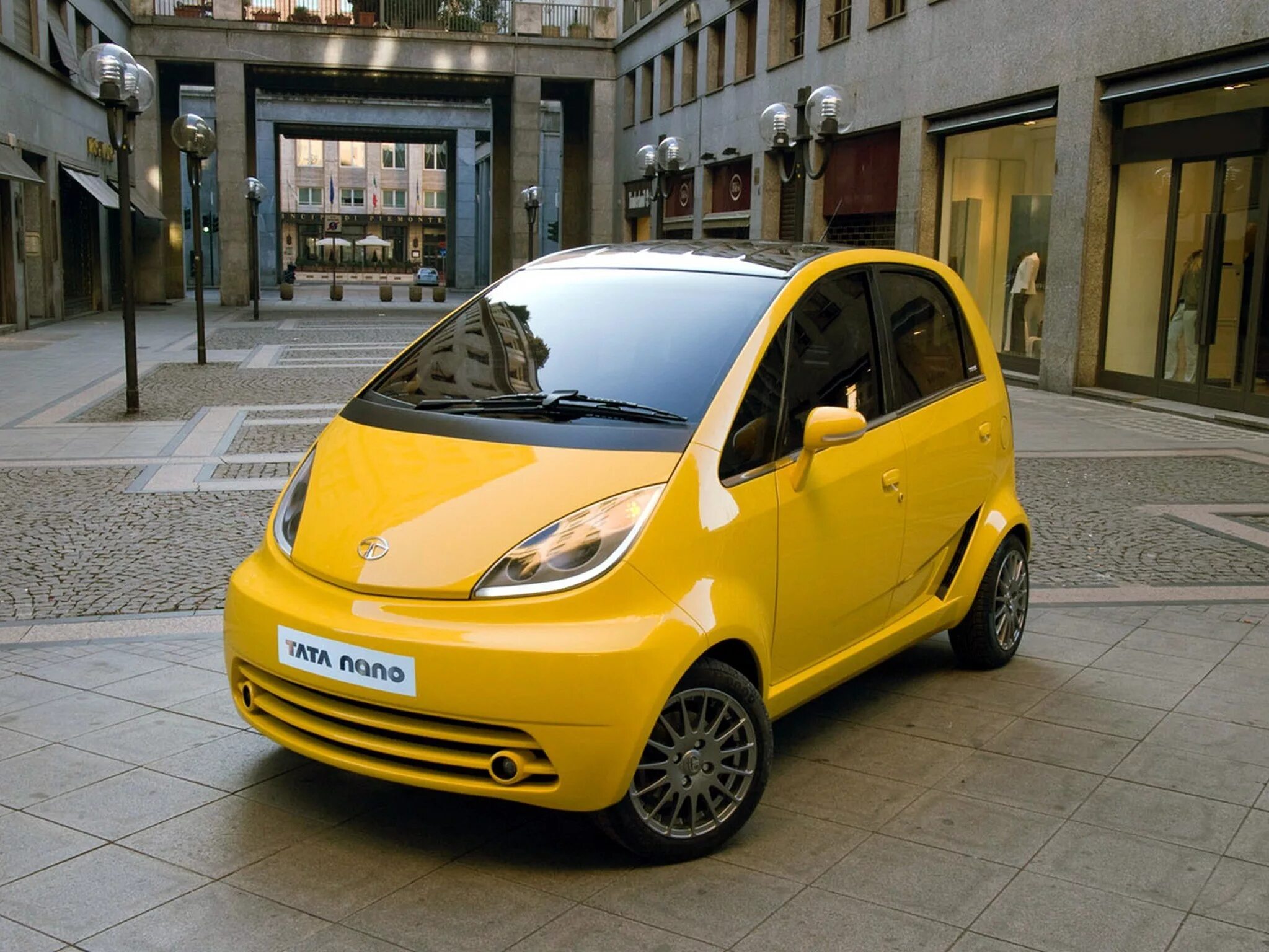 Маленькая дешевая машина. Tata Nano. Tata Nano 2008. Машина Tata Nano. Индийский автомобиль «Tata Nano».