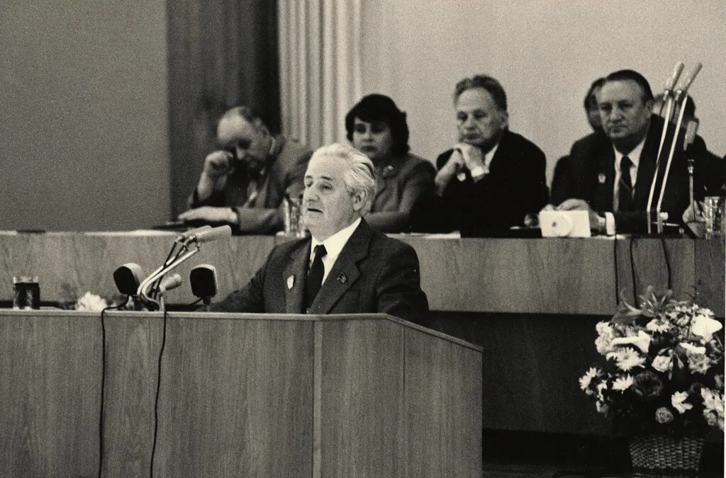 шакиров секретарь башкирского обкома кпсс. 1 секретарь куйбышевского обкома партии. первого секретаря обкома. ельцин секретарь свердловского обкома.