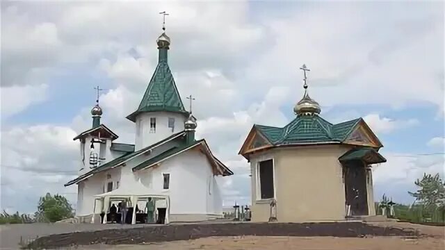 Церковь королевка смоленск внутри. Церковь королевка смоленск. Храм на королевке. Церковь на королевке смоленск. Храм на королевке смоленск.