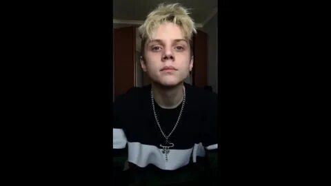 Кто поет песню питер