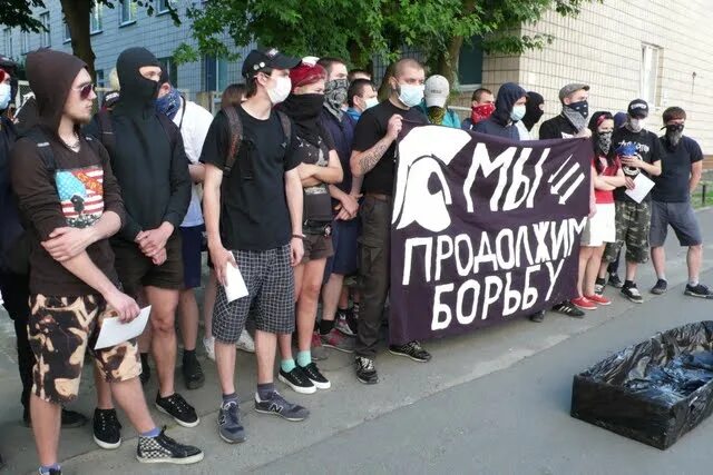 Антифашист сайт новости. Московские Antifa. Скинхеды АНТИФАШИСТЫ. Анархисты АНТИФАШИСТЫ. АНТИФАШИСТЫ В России.