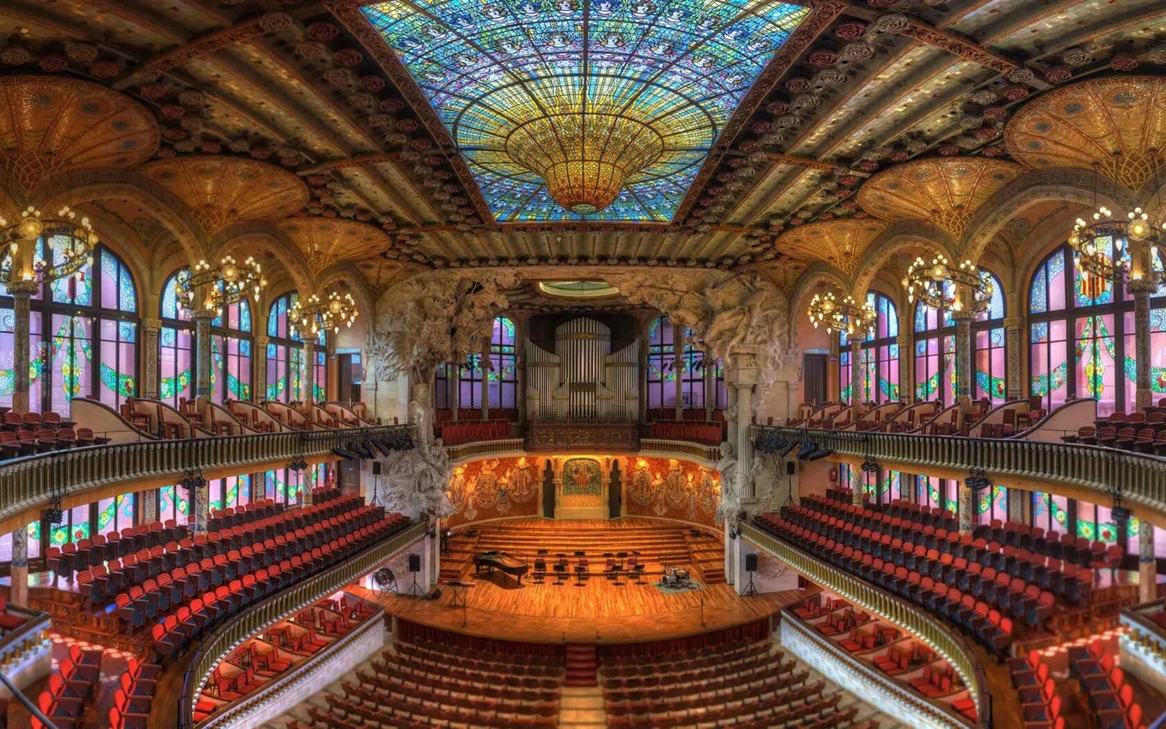 Сайт дворец музыки. Palau de la música Catalana Барселона. Дворец каталонской музыки в Барселоне. Дворец каталонской музыки, Испания, Барселона.. Палау зал в Барселоне.