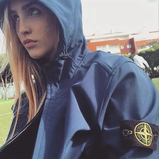 Красивые громкие стоны девушки. Стоун Айленд девушки. Casual Stone Island. Девочка в стон Айленд. Stone Island ОФФНИКИ девушки.