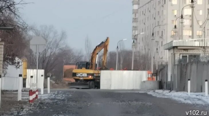Дали воду в дзержинском районе. Дали воду в дзержинском районе. Дали воду в дзержинском районе. Прорвало трубу фото. Дали воду в дзержинском районе.