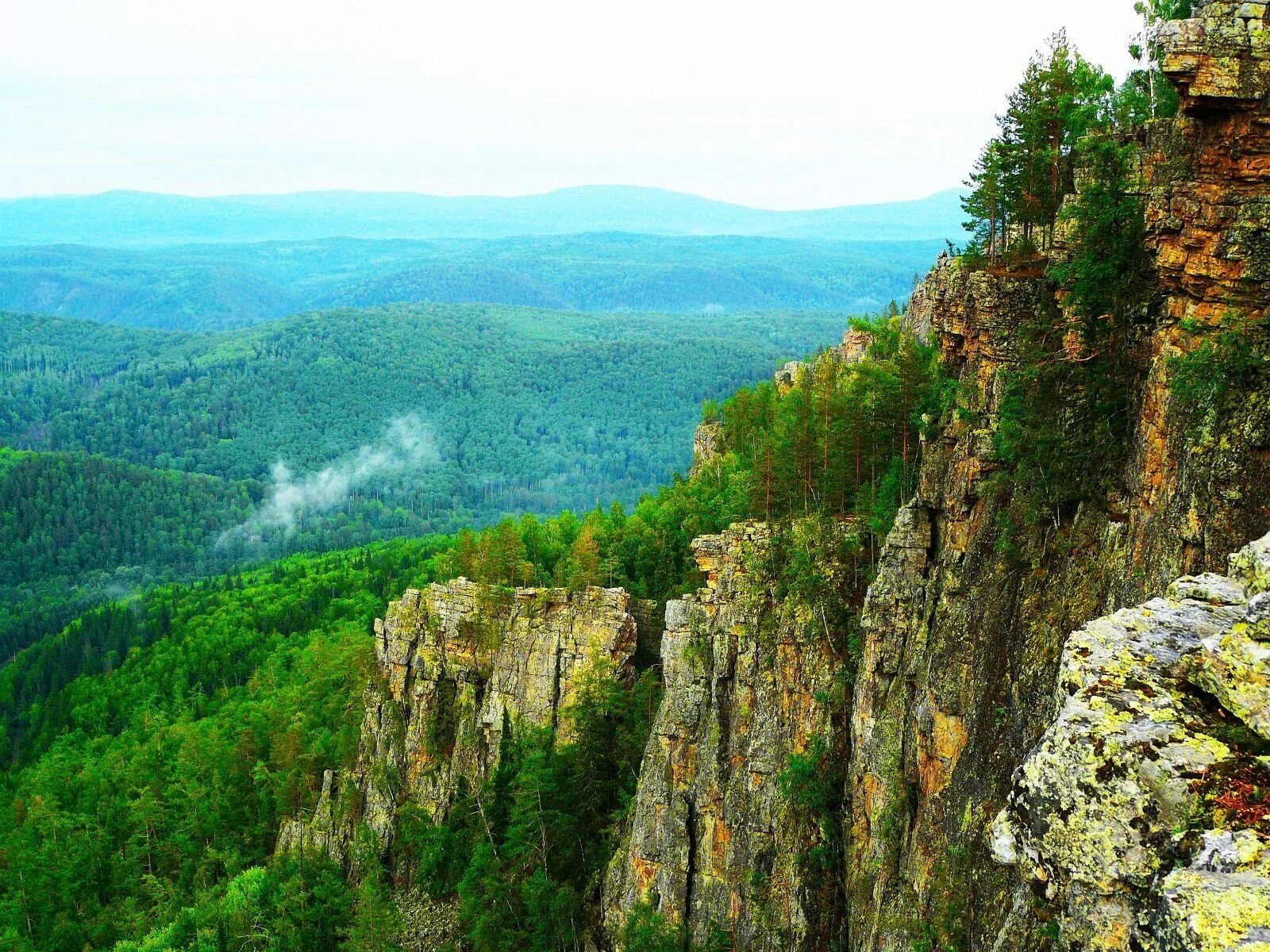 Самый белорецк. Белорецкий район Башкортостан горы. Гора малиновая, Белорецкий район. Южный Урал Белорецкий район. Гора малиновая Белорецк.