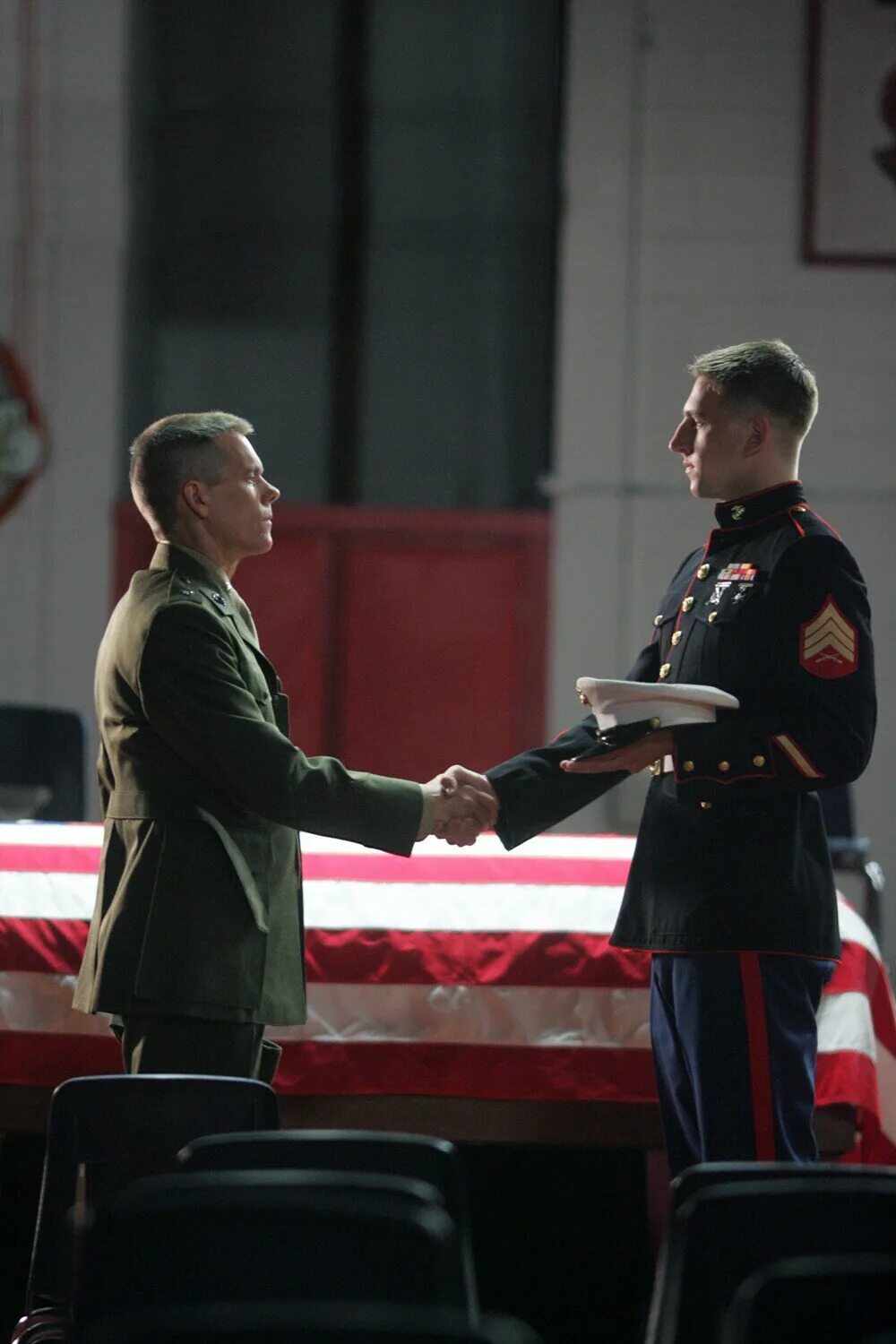 Добровольцы 2009. Taking chance (2009). Добровольцы 2009. Kevin bacon taking chance (2009). Чэнс келли.