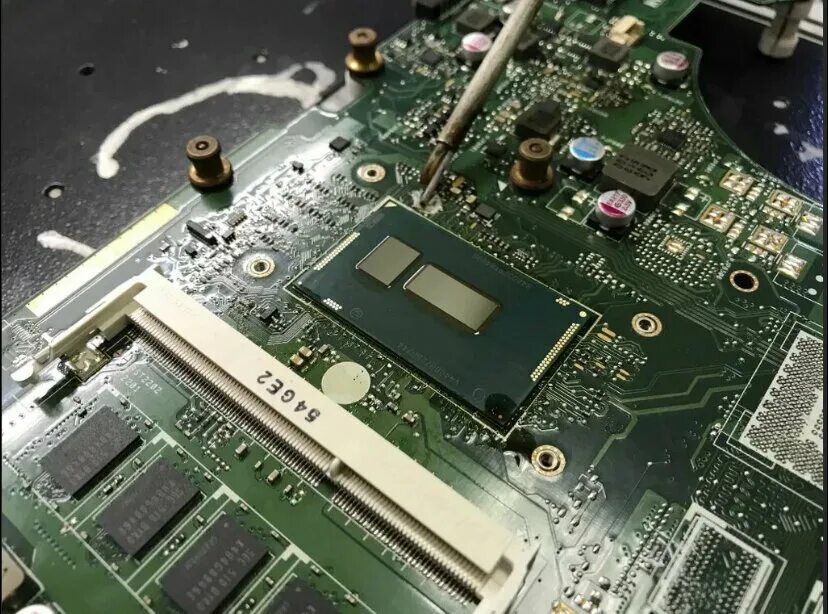 бга пайка видеочипа. микросхема биоса asus k50ab. микросхемы для ноутбуков. прошивка биоса материнской платы. микросхемы ноутбуков.