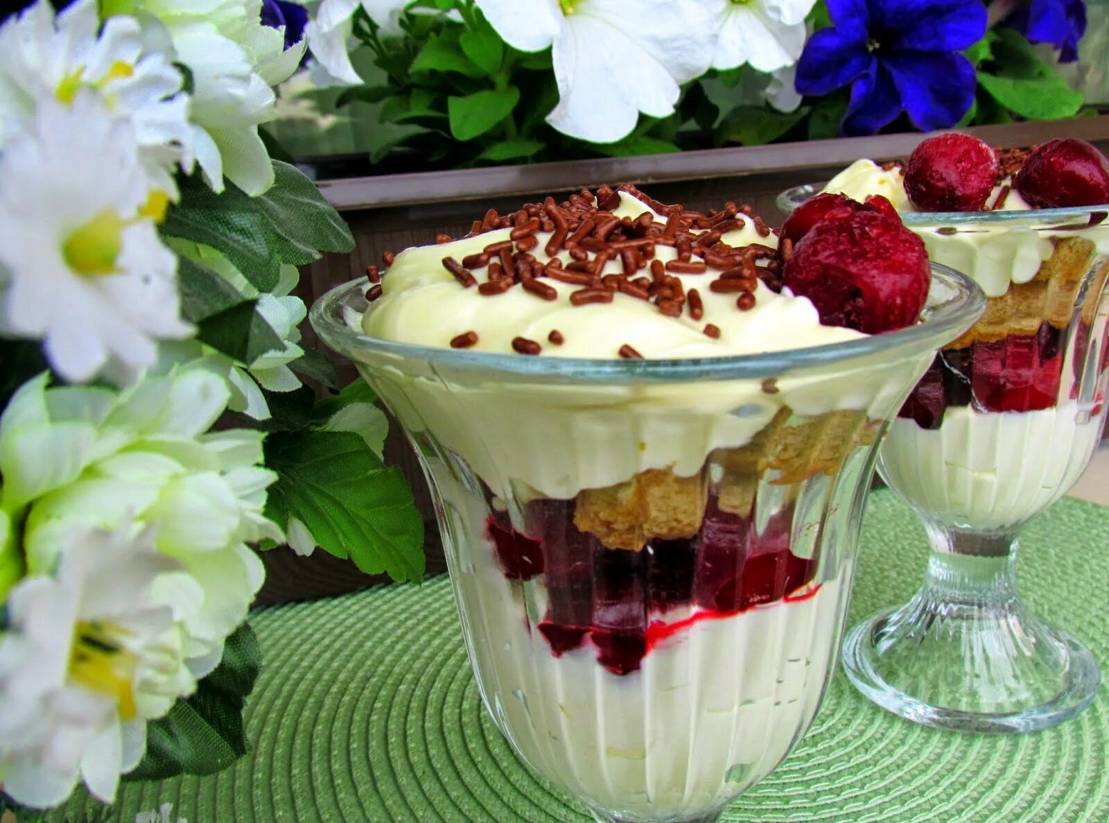 роза тирамису. торт 1200 грамм. слоёное мороженое парфе. пп тирамису. Mascarpone тирамису.