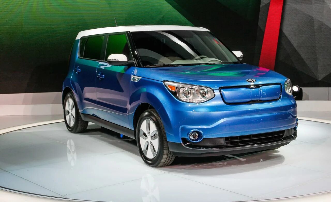 Киа соул электрический. Kia Soul электромобиль. Электрокар Киа соул. Электроавтомобиль Kia Sol.