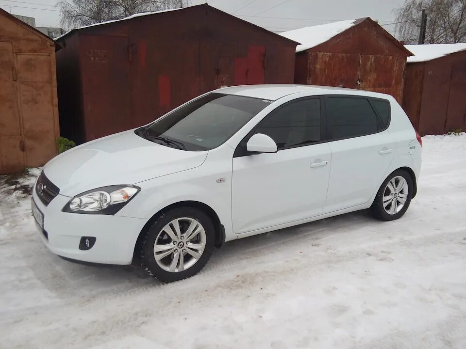 Купить кию в крае. Киа СИД 2009. Kia Ceed 2009 года. Киа СИД 2009 диски. Киа СИД 1 на 15 дисках.