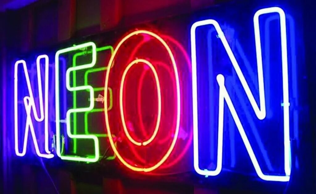 Неон читать. Неоновая реклама. неон вывеска. неон буквы. led neon вывески.