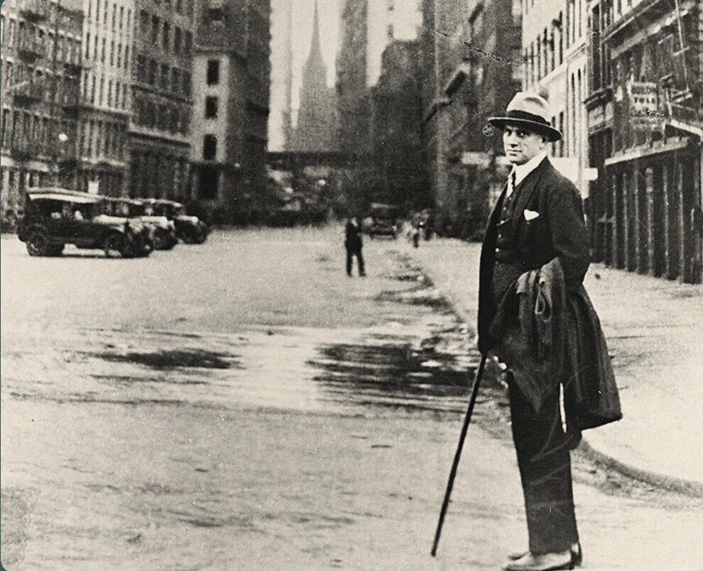 В 1925 году наша страна. Маяковский в Нью Йорке 1925. Маяковский в Америке.