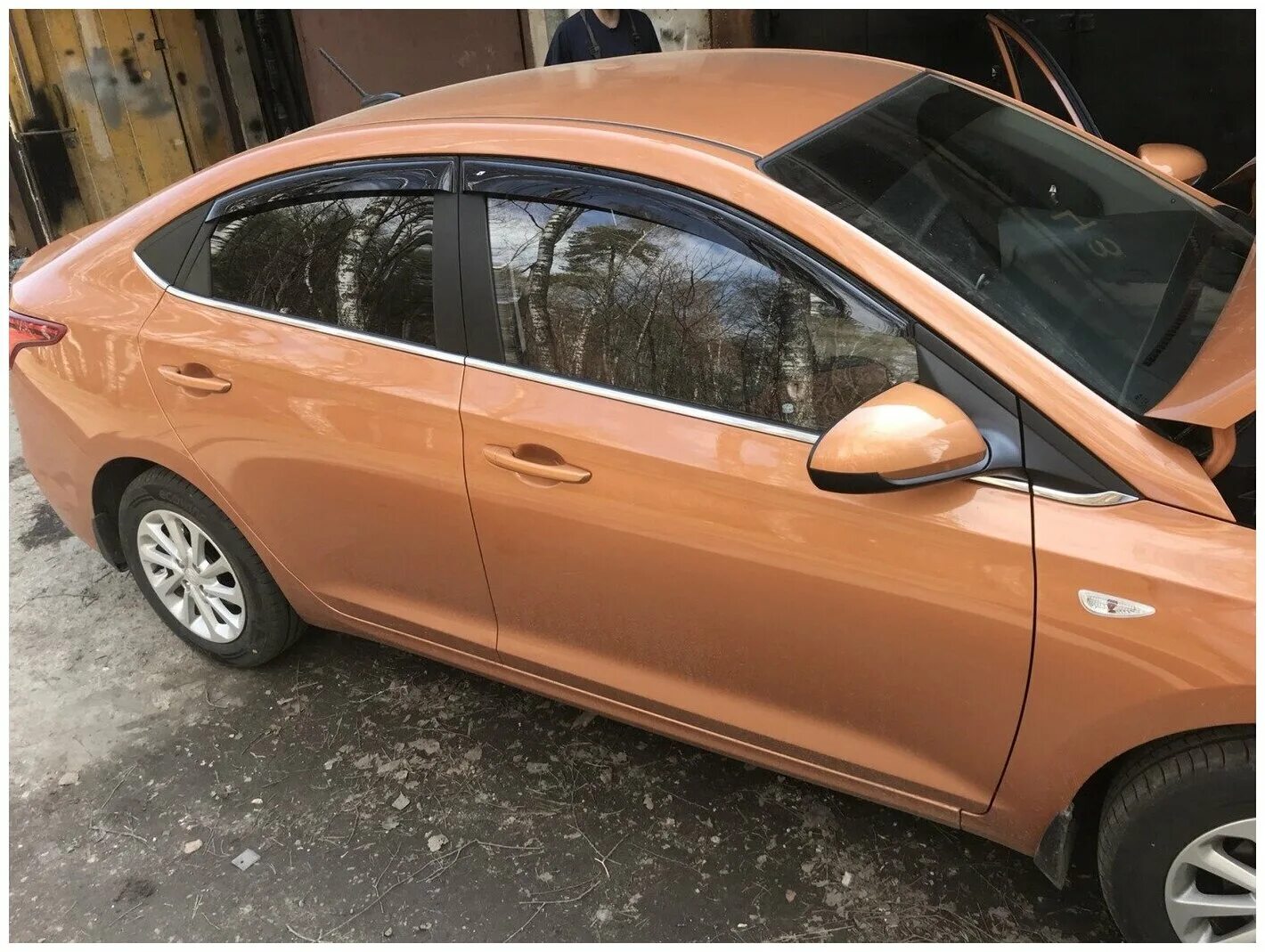 Дефлекторы (ветровики) окон на hyundai solaris 2017-2022 седан (солярис). Дефлекторы солярис 1. Дефлектор на хёндай солярис 2017. Дефлекторы хендай солярис 2015. Дефлекторы хендай солярис 2015.