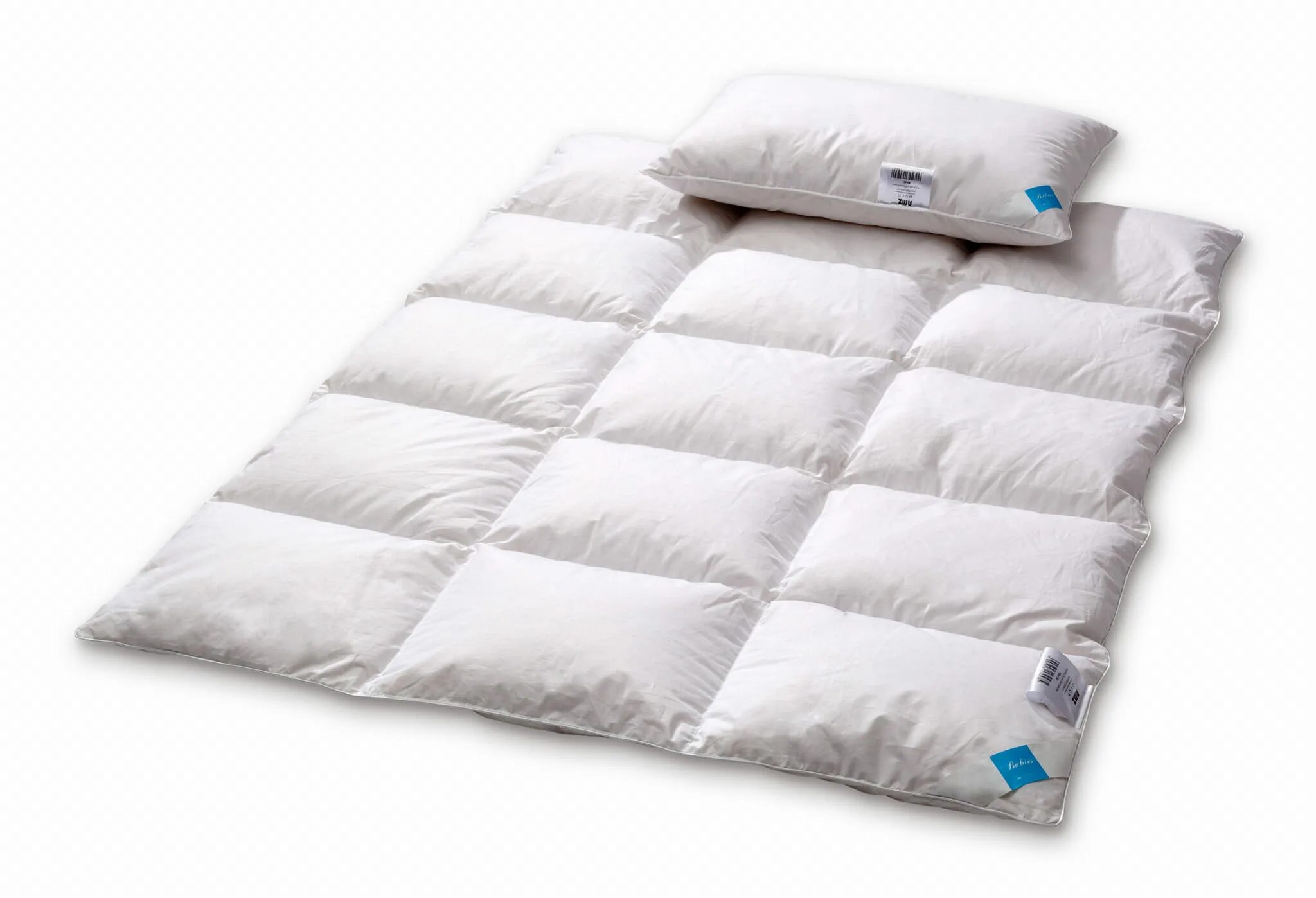Подушки одеяла матрац. Harold&Mattress одеяло. Одеяло и подушка. Комплект подушка и одеяло. Подушки. Одеяла. Наборе.