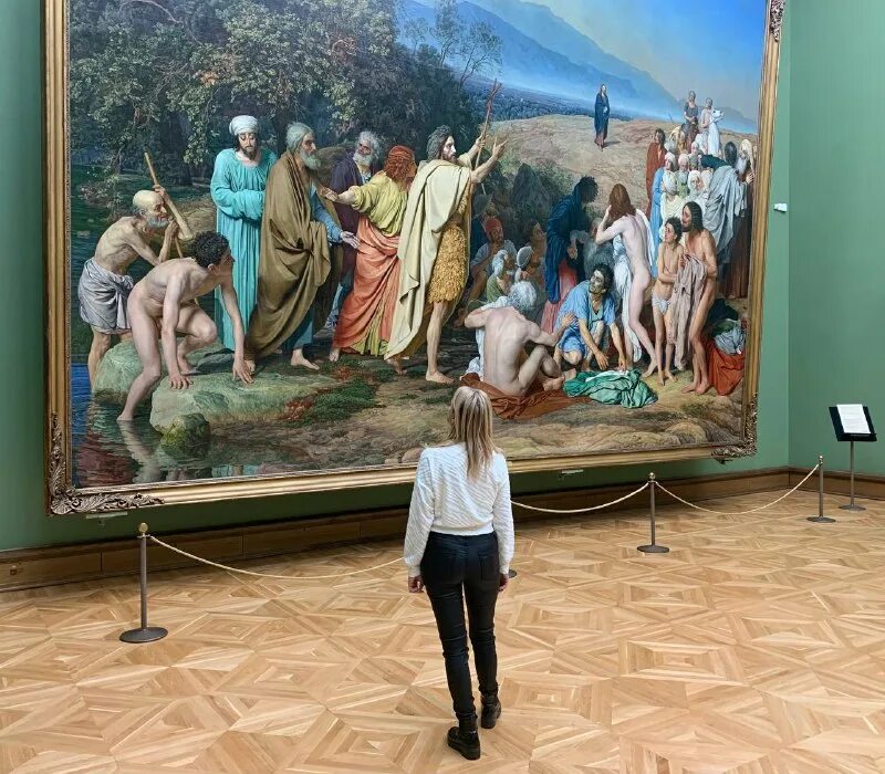 Картинная галерея. Картина в музее. Третьяковская галерея экскурсия для детей. Галерея картин. Третьяковская галерея школа 1223.