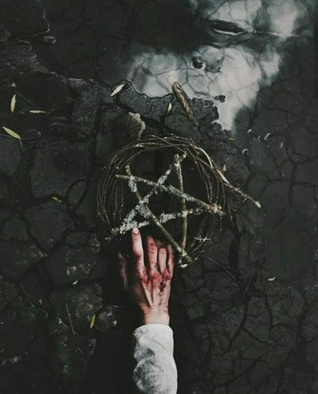 Черная магия проклятья. Witchcore Эстетика. Эстетика ведьм. Мрачные фотосессии.