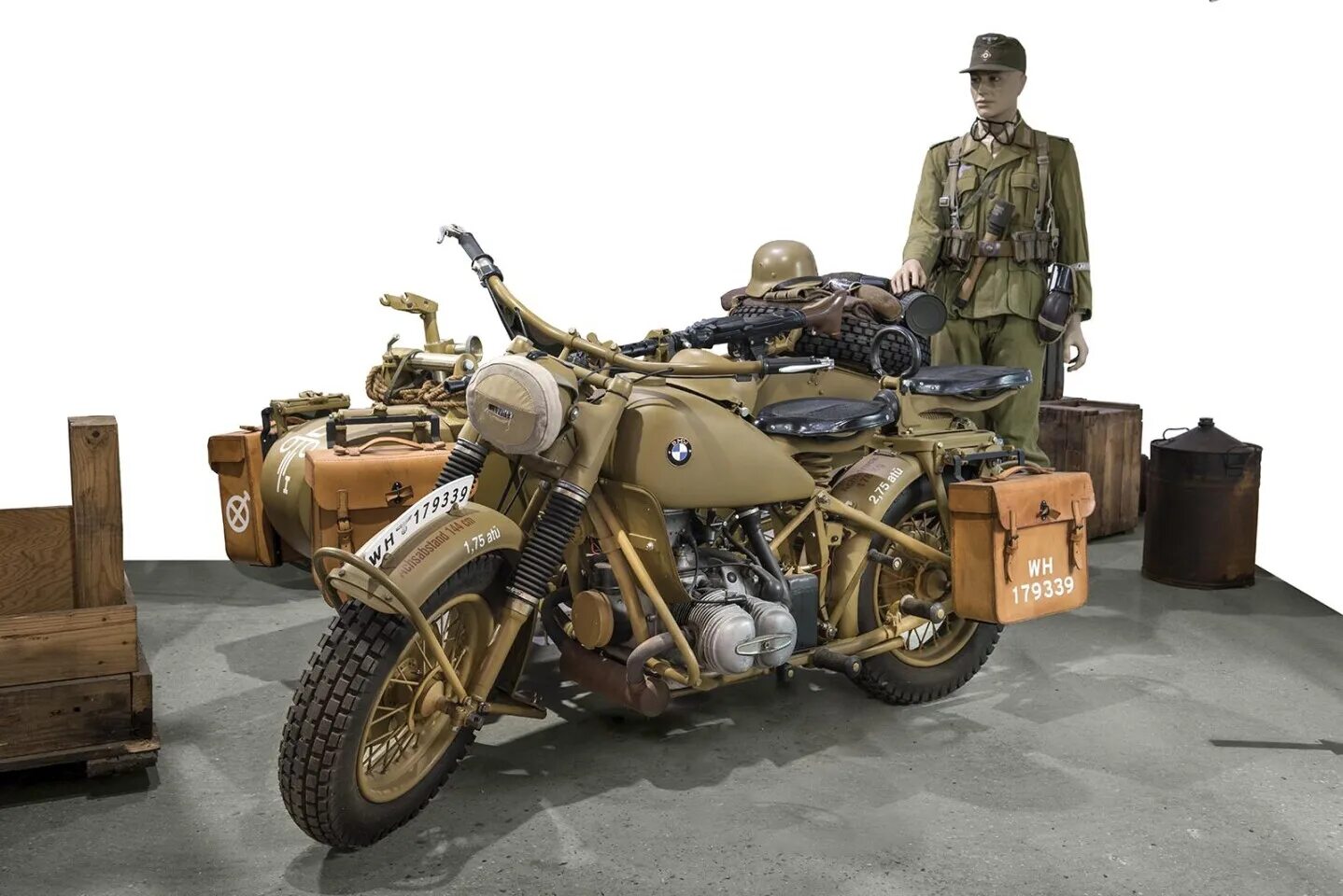 Мотоциклы второй мировой. BMW r75 1941. Немецкий мотоцикл БМВ 2 мировой. BMW R-75 1942. Мотоцикл вермахта BMW r75.