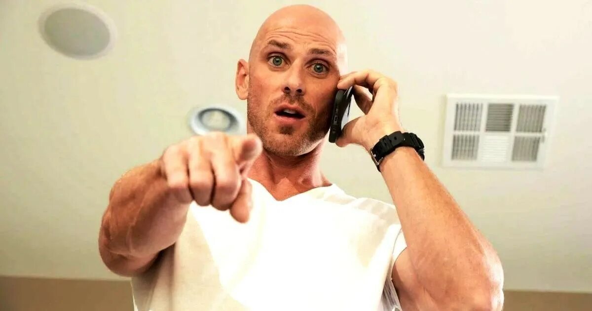 Актер джонни синс бразерс. Джон синс. Актер джонни синс бразерс. Джонни синс, стив вульф. Как зовут бразерс.