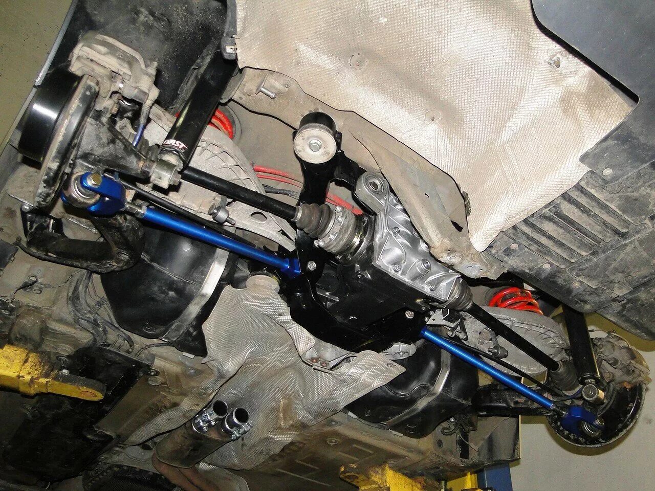 Подвеска е46. Подвеска БМВ е46. BMW e36 Rear Suspension. Подвеска BMW e46 задний привод. Е34 полный привод передняя подвеска.