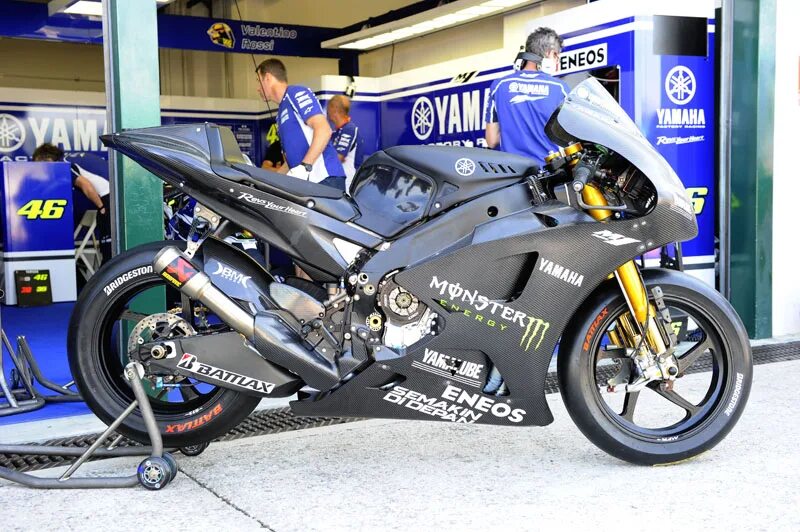 Ямаха портоти харвидевитсон мотоцикл. Yamaha m40. Motogp yamaha m1. Yamaha yzr m1 f. M 1 2014.