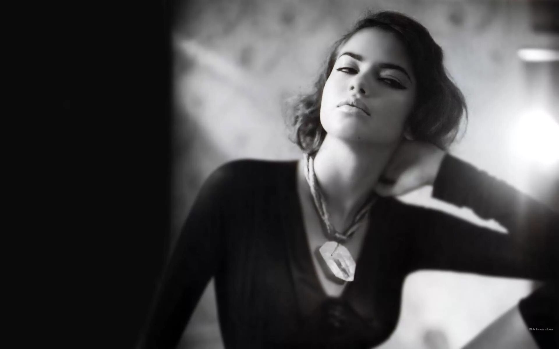 Гордая девушка. Габриэль обри hugo boss. Строго гордо. Успешный мужчина. Элегантная женщина.