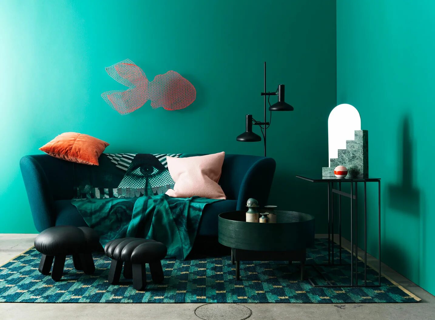 Бирюзовая краска. Изумрудные оттенки dulux. изумрудный цвет стен. изумрудный цвет в интерьере. краска для стен изумрудного цвета.