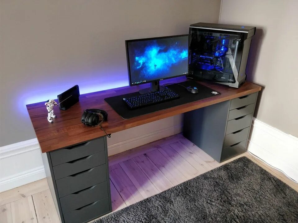 Pin by Blendermates on Büro Andi Desk hacks, Computer desk setup, Gaming desk se
