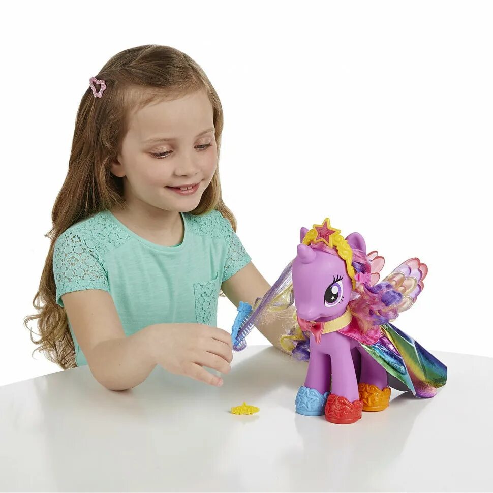 Включи игрушечную игрушку. Игровой набор Hasbro пони-модница Твайлайт Спаркл a8211. Игровой набор Hasbro пони-модница Twilight Sparkle a3653. Фигурка Hasbro пони-модница Twilight Sparkle b9623. Фигурка Hasbro сияющая принцесса Твайлайт Спаркл b8075.