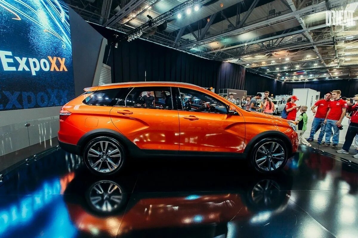 Лада xray. Лада веста. Лада веста кросс 2022 оранжевый. Лада веста св кросс. Отзывы по автосалону.