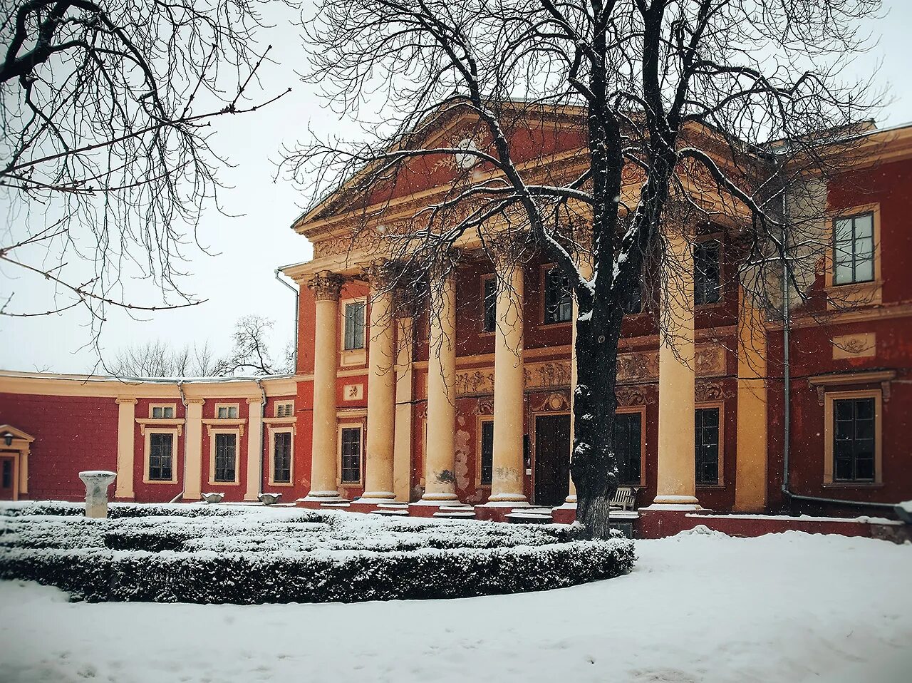 Дворец Потоцких Одесса. Художественный музей в Одессе. Сабанские казармы Одесса. Одесский музей изобразительных искусств.