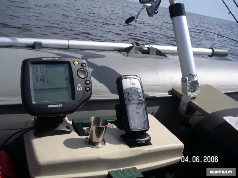 Установка эхолота на пвх. Эхолот Garmin для лодки ПВХ. Humminbird 100sx крепление эхолота. Крепление эхолота Лоуренс. Крепление эхолота Хамминберд 575.