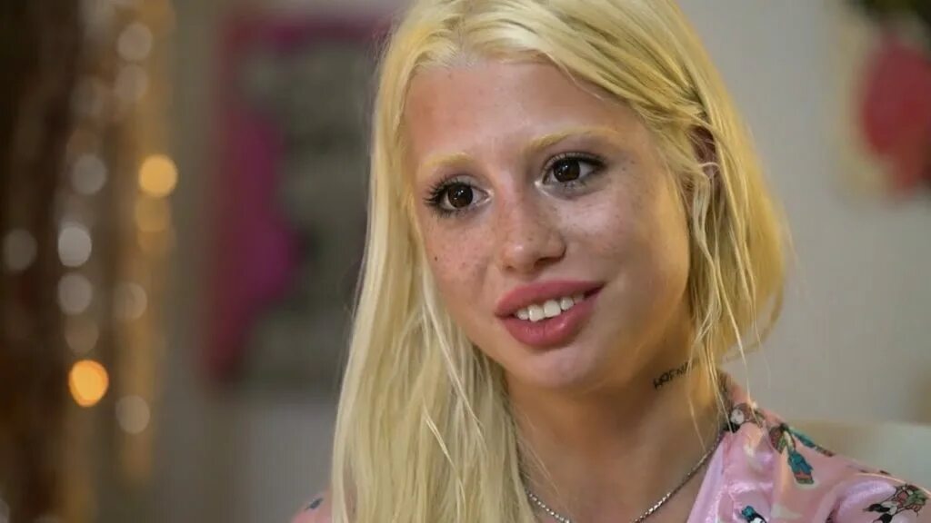 анна михеева хофманита 2020. анна михеева хофманита 2021. хоффман певица. аня михеева хофманита. анна михеева пацанки сейчас.