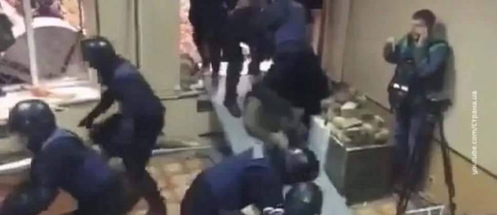 Задержаны 30 человек. Задержаны 30 человек