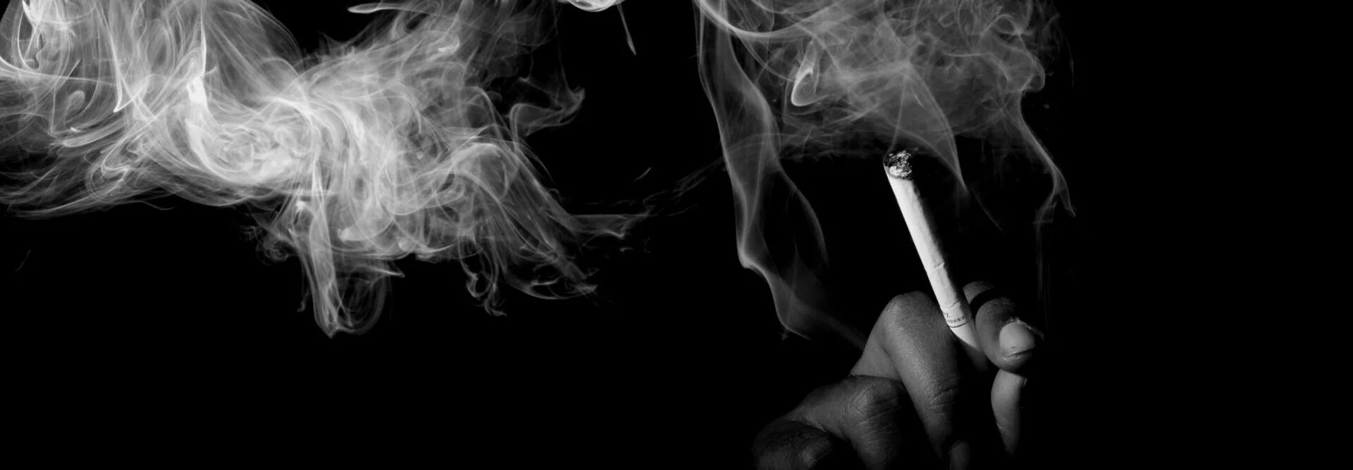 Дым сигарет. Сигаретный дым. Дымок от сигареты. Дымящая сигарета. Вместе с дымом сигарет