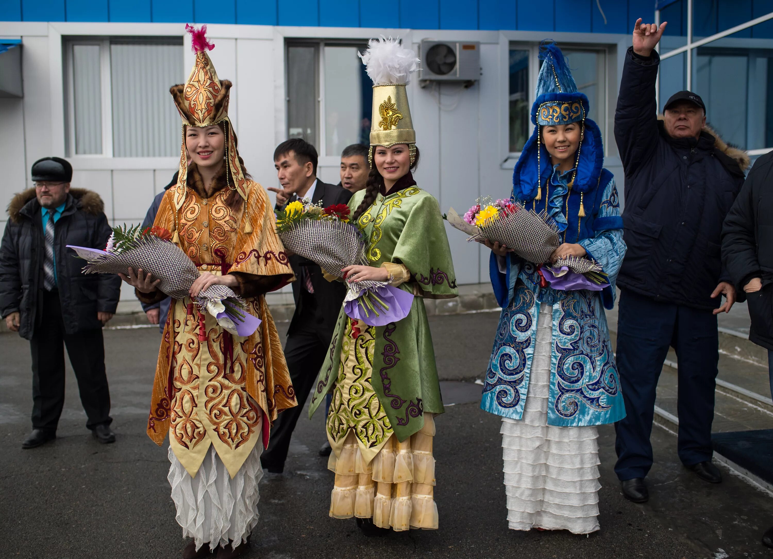 Что сейчас в казахстане. Основной народ в Костанае фото. Unite people of Kazakhstan.