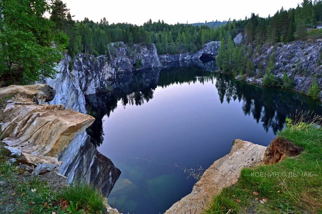 Ала рус. Горный парк Рускеала Карелия. Карелия каньон Рускеала. Мраморный каньон Рускеала. Рускеала горный парк каньон.