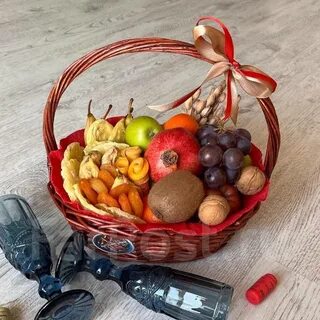 Корзина стояла на столе