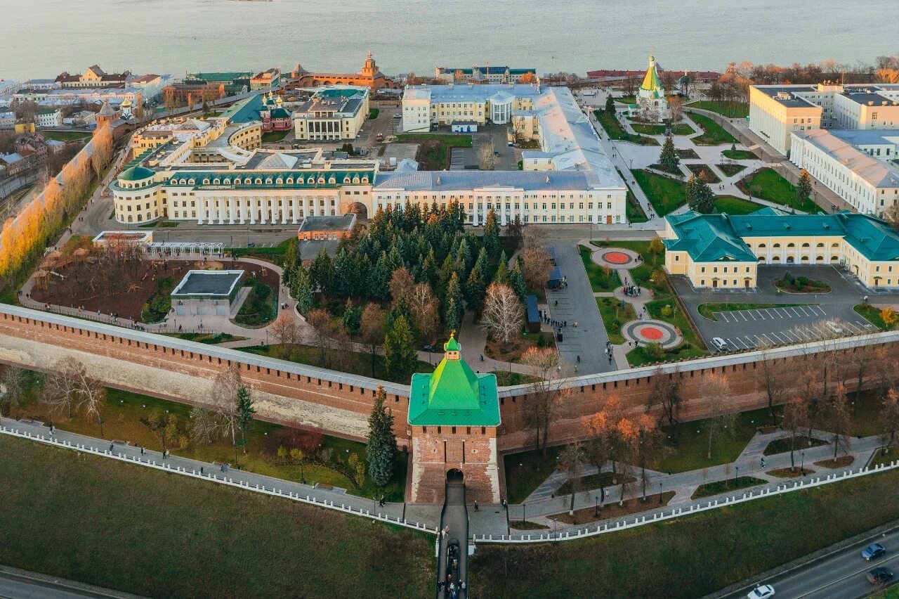 Сколько кремлей в нижнем новгороде. Нижегородский Кремль 2022. Кремлевская стена Нижний Новгород. Музей Нижегородский Кремль. Нижегородский Кремль 2023.