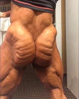 Nicolas Vullioud - Glutes transcend reality. : bodybuilding