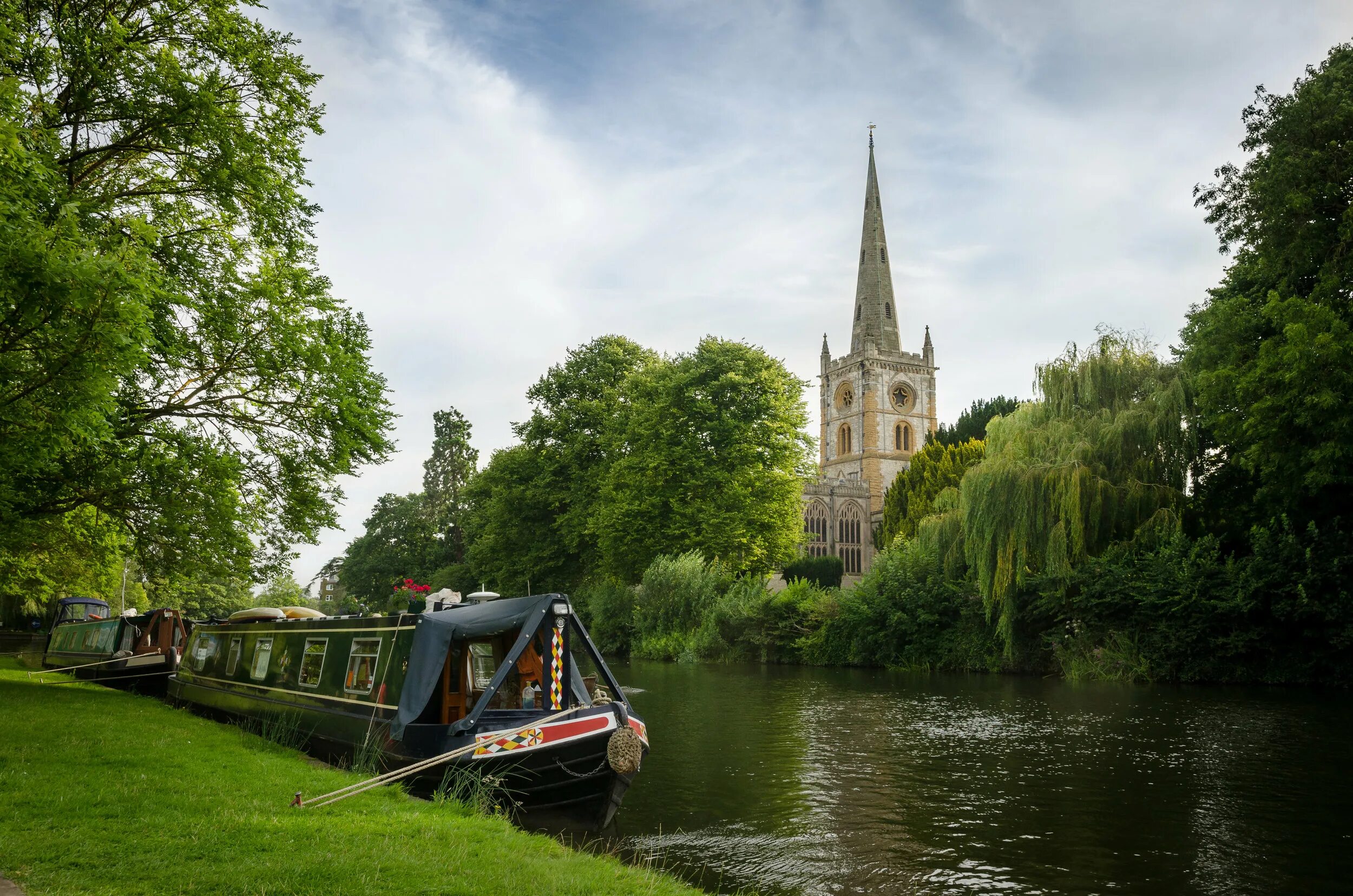 Stratford upon avon shakespeare. Stratford-upon-Avon Шекспир. Стратфорд-апон-эйвон. Стратфорд. Город. Шекспира. Река эйвон Шекспир.